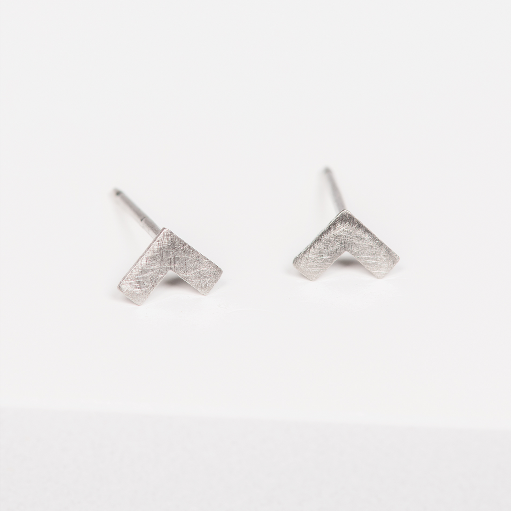 stainless steel arrow shaped stud earrings
