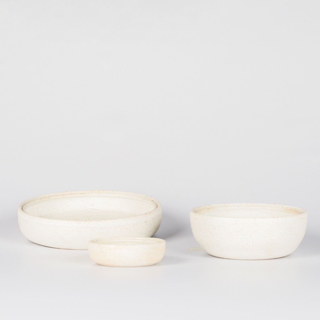 Set of 3 Ceramic bowls in Varied Sizes: Medium, Shallow and tiny bowl